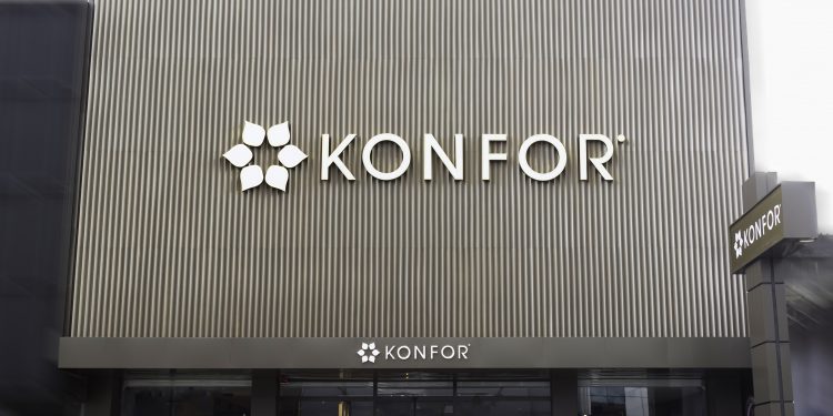 Konfor yeni yıla yurt dışı mağaza açılışları ile başladı