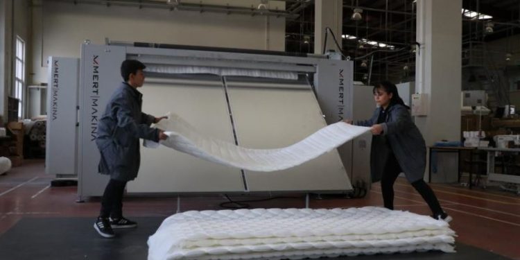 Kayseri students produce beds for earthquake victims